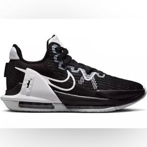 Lebron basketball shoes